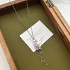 Colgante de Bolsa de Cuero con Corazón Incrustado de Diamantes Collar Largo para Mujer Diseño de Nicho Moda Versátil Cadena para Suéter