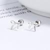 Clavos para las orejas de plata de ley 925 con forma de lazo, pequeños y frescos, accesorios avanzados para las orejas.
