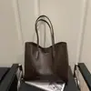 Bolsa de Gran Capacidad para Mujer 2026 Primavera Nuevo Estilo Bolso de Hombro Sencillo Moderno Este Año para el Trabajo y los Viajes Diarios Bolso Tote de Color Sólido