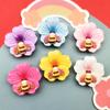 Simulação gradiente de cores vivas abelha flor de cinco pétalas acessórios de resina case de celular diy adorno de cabeça grampo de cabelo patch de joia