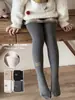 Leggings de Felpa Cepillada para Niñas 2026, Primavera, con Felpa Fina, Estampado de Letras Elegante, Color Sólido, Adecuados como Ropa Exterior, Calcetines para Niños Pequeños