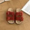 Sandálias femininas slip-on versáteis estilo Birkenstock com pelo, moda outono, antiderrapantes, para o dia a dia com sola grossa, tira com fivela dupla, confortáveis para uso externo