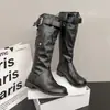 Botas femininas vintage de cano alto, nicho, novo estilo outono 2026, bico redondo, botas de montaria de tubo alto afinadoras, botas plissadas empilhadas