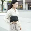 Bolso de Mujer de Guangzhou 2025 Invierno Popular Versátil Bolso de Cadena Transfronterizo Bolso de Mujer Acolchado Flecos Bolso de Hombro Único Cruzado