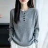 Suéter de cuello henley estilo perezoso para mujer, color café oscuro, acanalado, media botonadura, holgado, suave, pegajoso, jersey de punto, top cálido