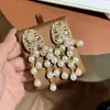 Brincos de Franja de Pérola Vintage Oumier Artesanato Pesado Luxo Leve Exquisite Moda Versátil Elegante Brincos de Franja de Pérola