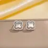 Pendientes de Trébol de Cuatro Hojas con Incrustaciones de Circonita Estilo Xiaohongshu para Mujer, Diseño de Lujo Ligero, Pendientes de Aro Completamente Diamantados