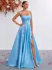 Elegante vestido de noche sin tirantes con un toque de alta gama, entallado en la cintura, falda amplia, abertura, vestido azul para cenas, desfiles y actuaciones