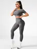 Conjunto de yoga sexy de venda quente transfronteiriço para primavera e verão, roupa de yoga para treino físico, leggings esportivos sem costura para levantamento de bumbum para mulheres