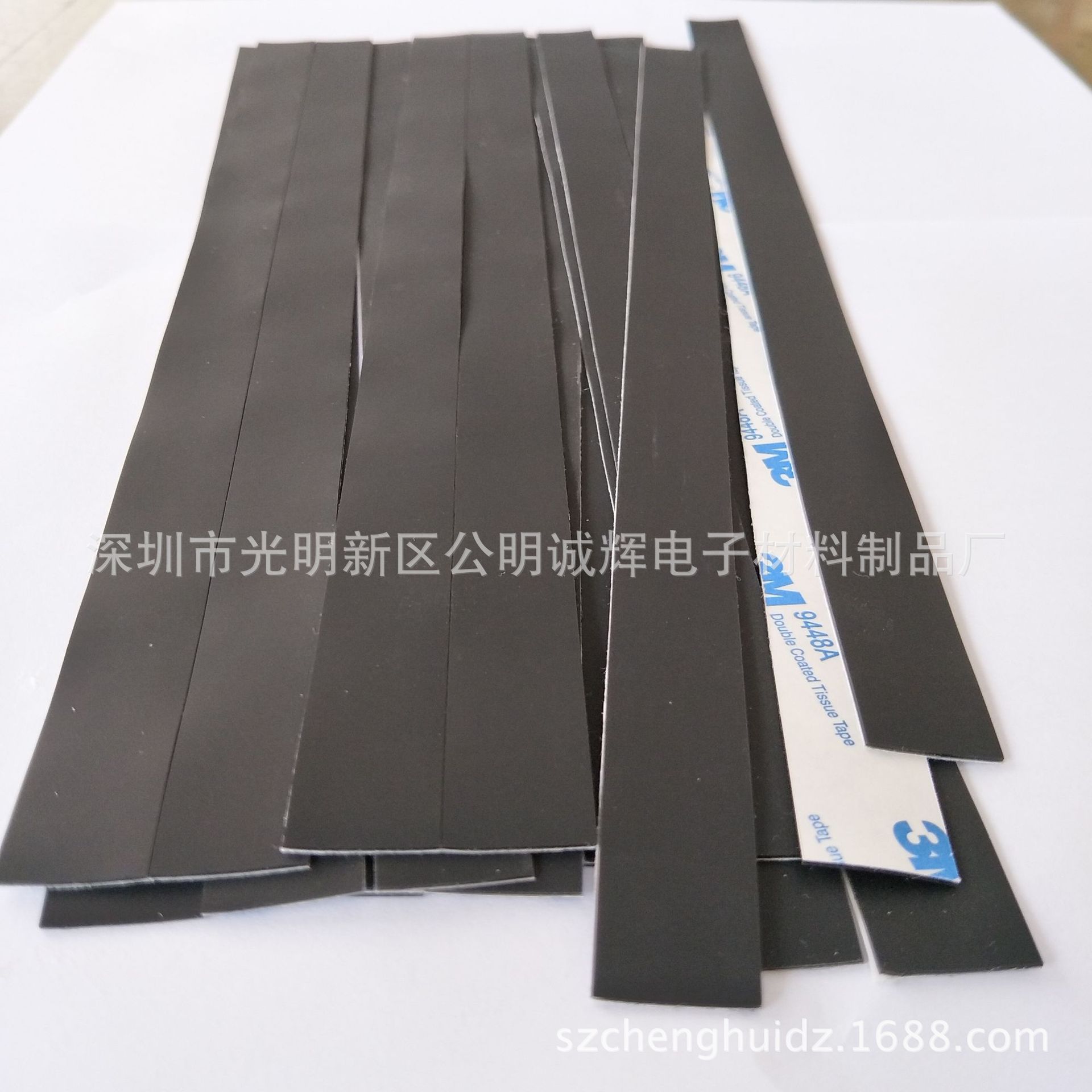 自粘硅胶长条胶垫单面带胶硅胶防滑脚垫白色异形硅胶垫片厂家批发