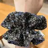 Scrunchie Floral Súper Elegante para Mujer, Accesorio para el Cabello de Alta Gama y Elegante para Peinados de Moño, Goma Elástica Versátil Estilo Coreano