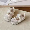 Sapatos de Princesa para Meninas 2026 Primavera/Verão Sapatos de Princesa para Meninas Laço de Gaze Sapatos Pequenos de Couro Vazados Trançados para Meninas