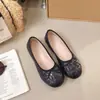 Sapatilha de ballet sola macia não cansativa feminina 2026 pés sapatos Mary Jane estilo estrela superfície macia novo estilo laço boca rasa sapatos de salto único