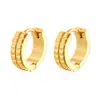 Suministro Directo Transfronterizo Hebilla de Acero Inoxidable con Relieve de Cuadros Pendientes de Moda Tendencia Europea y Americana Pendientes de Oro de 18K para Mujer