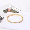 Pulseiras de Casal de Luxo Leve de Alta Qualidade, Aço Titânio Abertas com Design de Nicho, Pulseiras Modernas Populares Estilo Ins