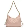 Bolsa de Ombro Elegante Simples da Moda com Corrente para Axila Feminina 2025 Primavera Estilo Chanel Versátil Bolsa de Ombro Bolsa Transversal para o Dia a Dia
