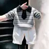 Conjunto de outono para meninos 2026 novo estilo para crianças, suéter de tricô preppy legal e conjunto de duas peças de calça casual