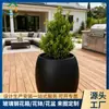 Vaso de flor de fibra de vidro preto esférico de qualidade de exportação para decoração de jardim e terraço, vaso de flor grande de piso externo para hotel
