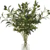 Ramas de olivo verdes artificiales con cuatro horquillas y frutos, perfectas para decoraciones de bodas, decoración del hogar, accesorios de fotografía y arreglos florales.