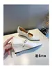 Zapatos 2026 de Yi Mengling, zapatos de hada para combinar con faldas, zapatos de chica rica, zapatos de plataforma blanca de un solo color, zapatos Mary Jane de punta