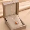 Rede Social TikTok Homem Pequeno Vermelho Cintura Aço Titânio Colar Diamante Moda Popular Estilo Ins Joker Joias Atacado