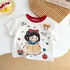 26 Camiseta de Manga Curta Estilo Doce e Fofo de Verão com Estampa de Desenho da Branca de Neve para Meninas com Gola Redonda e Bordas Vermelhas, Top Versátil