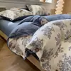 Juego de cuatro piezas de gasa de doble capa estilo botón grado A, funda nórdica y funda de almohada de algodón puro, adecuado para dormitorios de estudiantes, juego de cama de tres piezas