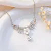 Collar Nuevo Más Vendido Corona de Flores Retro Collar de Flores Accesorios para Mujer Dulce Fresco Estilo de Nicho Versátil Cadena para Clavícula