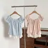 Camisa Dulce Ruffled con Lazos Estilo Francés Artístico 2026 para Mujer, Verano con Mangas Abullonadas y Encaje Patchwork para Tallas Pequeñas