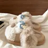 Suaves y lindos, estilo relajante, pantuflas de peluche de perro con gafas de orejas voladoras, nuevo modelo otoño e invierno 2026, alto valor estético, versátiles para usar en exteriores, zapatos peludos