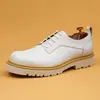 Sapatos Derby de bico redondo, sola grossa, couro genuíno, pintados à mão, adequados para o dia a dia e negócios, estilo britânico, versáteis, com aumento de altura, sapatos masculinos de tamanho grande