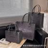 2025 Nova Bolsa de Letras Bolsa Tote de Feltro Douyin Xiaohongshu Mesmo Estilo Bolsa de Ombro para Meninas Bolsa de Grande Capacidade
