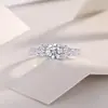 Anillo de Propuesta y Compromiso Moderno Europeo y Americano, Anillo de Moissanita de Plata de Ley S925, Lujo Ligero, Discreto, Versátil para Mujer