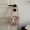 Bolso de mano de moda de lunares con cordón, estilo ins, para mujer, nuevo bolso cruzado versátil 2026, bolso tote pequeño súper popular