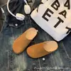 Pantuflas Birkenstock Populares para Mujer Ropa de Exterior Invierno Forradas de Polar Cálidas Antideslizantes de Algodón Pantuflas 2025 Nuevos Ligeros Baotou Zapatos Birkenstock