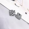 Pendientes Exagerados de Cuadros de Ajedrez Blanco y Negro Europeos y Americanos Círculo Grande Elegantes Retro Versátiles Adelgazantes Fotógrafo Callejero Accesorios DIY