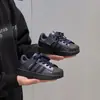 Sapatos Pretos com Biqueira de Concha Versão Larga 2025 Novos para Crianças Retro Pelúcia Versátil Estudante Tênis Casuais Sapatos Esportivos Tendência