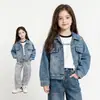 Chaqueta de Mezclilla para Niñas Otoño 2026 Ropa Nueva para Niños Niños Medianos y Mayores Retro Cuello Solapa Top Ropa de Principios de Otoño para Niños