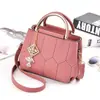 Bolsa Transfronteiriça Pequena Bolsa Nova Moda Simples Bolsa de Mão Tendência Linha de Bordado Bolsa de Ombro Único Transversal Pequena Bolsa