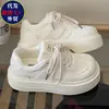 Zapatos Blancos Songgao de Punta Redonda y Suela Gruesa para Mujer 2026 Nuevos Zapatos Deportivos Primavera Verano Simples para Personas Bajas Versátiles Zapatos de Plataforma