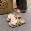 Novas Pantufas Fechadas Versáteis com Solado Macio, Desenho Animado Fofo, Estilo Fada para Uso Externo, Sandálias Confortáveis para Mulheres, Atacado