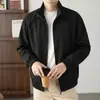 Jaqueta masculina de alta qualidade estilo americano, outono, retilínea, retalhos, esportiva, cor sólida, solta, moderna, com gola alta para homens