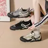 Zapatos de entrenamiento alemanes para mujer de suela blanda, nuevo diseño 2026 ligero y transpirable, que aumentan la altura, zapatos casuales para exteriores con doble correa, zapatillas deportivas versátiles