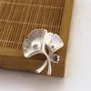 Broche Feminino Dummy Ginkgo Folha Acessórios Broche Faux Pearl Simple Sweater Pin Atmosfera coreana