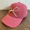 Boné de beisebol bordado com laço doce de celebridade da Internet, chapéu de sol feminino para primavera e verão, boné versátil de aba macia estilo coreano que faz o rosto parecer pequeno