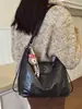 Bolsa Tote Transversal Feminina Grande Capacidade 2026 Inverno Nova Alta Aparência Retrô Ombro Único Para Escola Trabalho Mochila