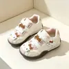 Tênis Esportivo Infantil com Bolinhas Novo Primavera e Outono Sapatos Casuais Sapatos de Corrida Funcionais Macios Antiderrapantes para Meninas