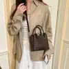Nuevo Bolso de Mano Texturizado para Mujer 2026 para Viajar, Bolso Cruzado y de Hombro Versátil Tejido Coreano de Moda Simple para Verano