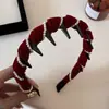 Atmósfera de Año Nuevo Otoño e Invierno Retro Terciopelo Rojo Diadema con Perlas Corona Alta Elegante Peine Antideslizante Diadema para Mujer