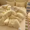 Juego de ropa de cama de cuatro piezas estilo INS girly de lana de cordero clase A y terciopelo de leche, engrosado y cálido para invierno, adecuado para dormitorios estudiantiles
